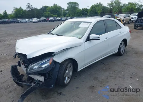 2015 Mercedes-Benz E 350 z USA, uszkodzony, nr VIN WDDHF5KB6FB091033